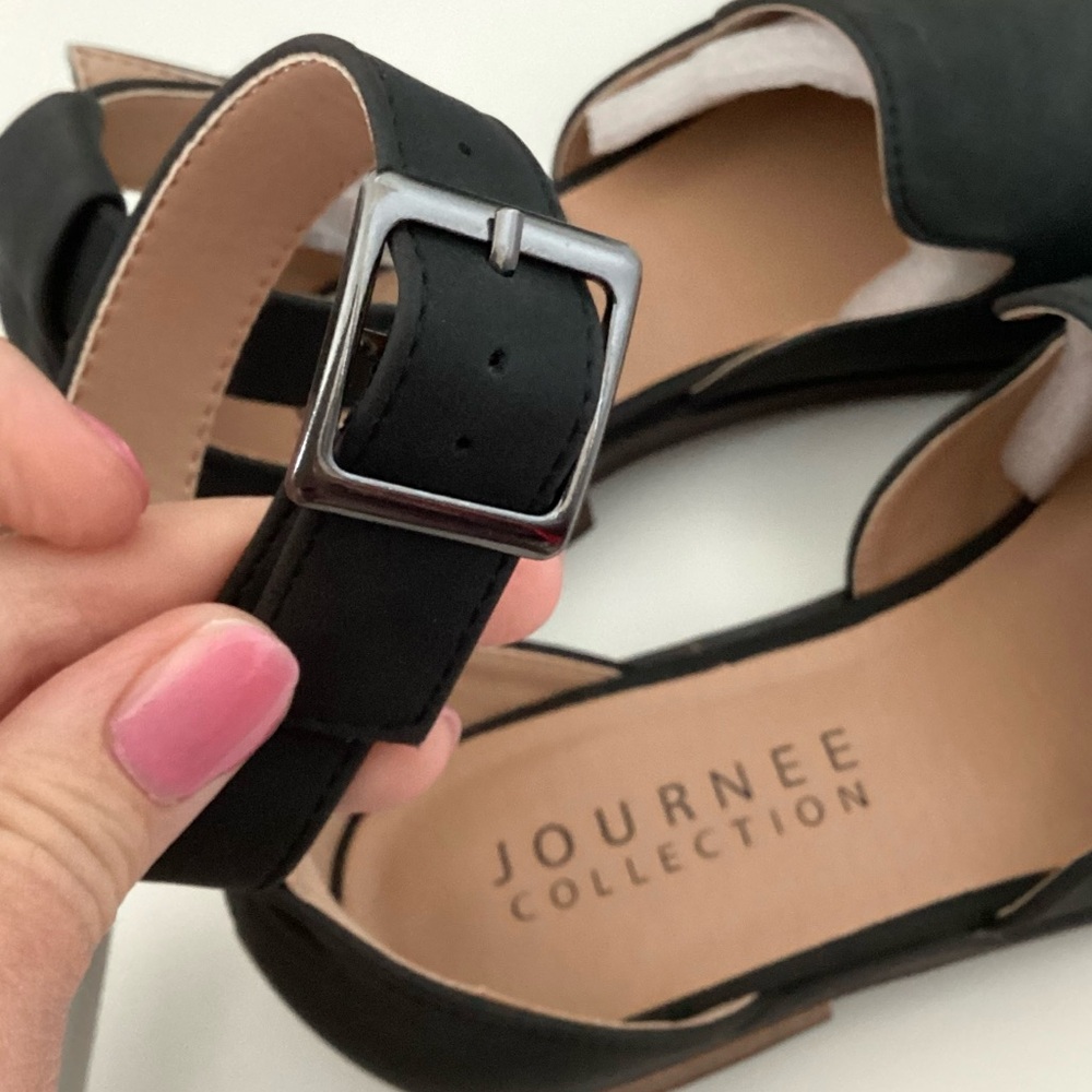 \Journee Collection\• NWT Loreta Flat - Picture 6 of 12